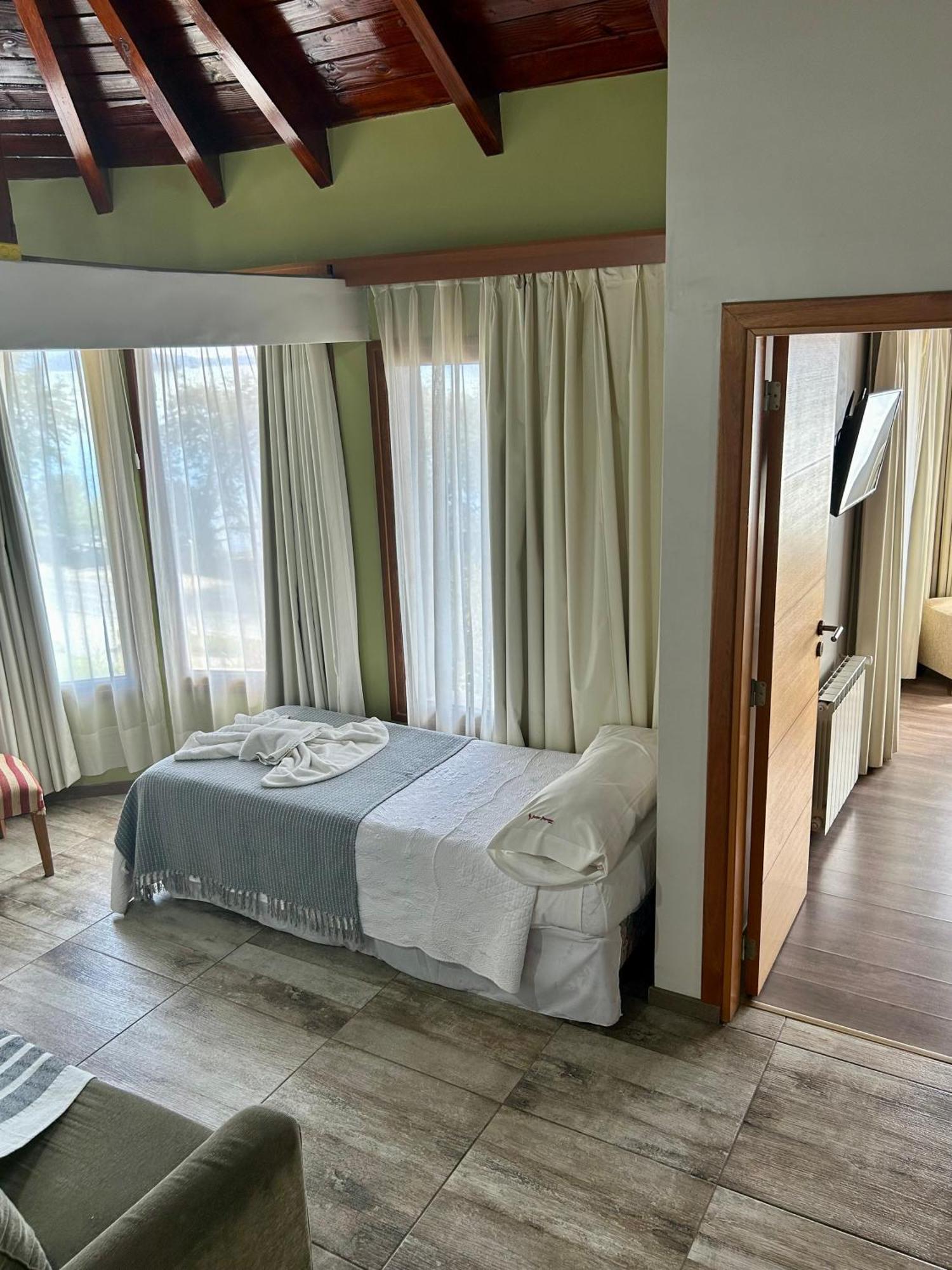 Bahia Paraiso Apart & Suites Сан Карлос де Барилоче Екстериор снимка